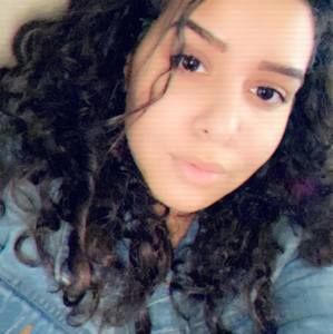 Meet your Posher, Emanuela